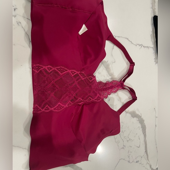 True Body Bras - Bundle of 2 !- NWOT & EUC (Size Large) - Picture 6 of 9